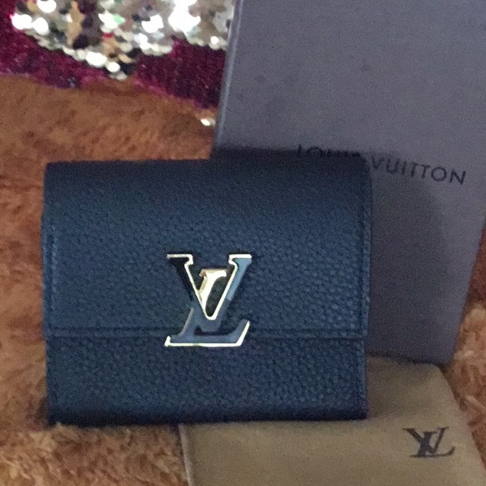 Louis Vuitton XS CAPUCINES WALLET